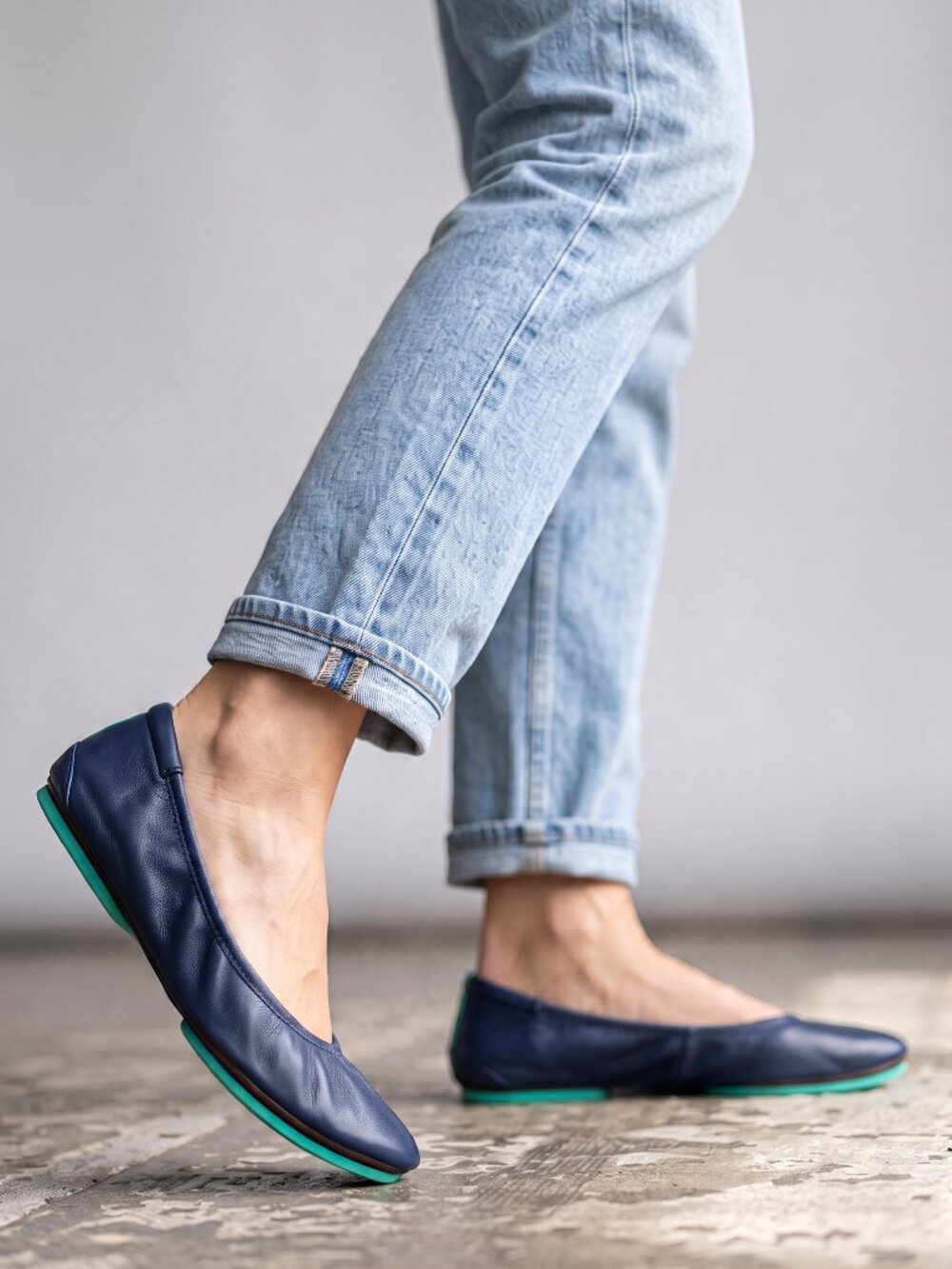 TIEKS $210 California Navy Italian Leather Ballet Flats Foldable Shoes 9